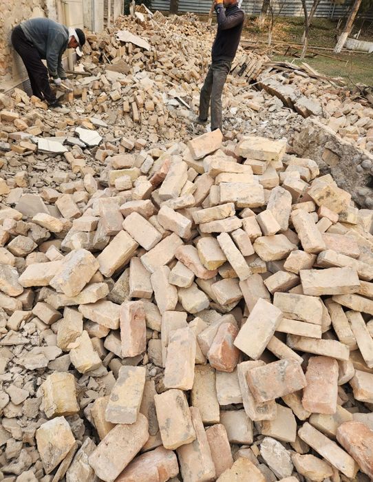 Gisht B/u Sotiladi juda yaxshi xolatda Buxoro shahar bepul dastafkasi