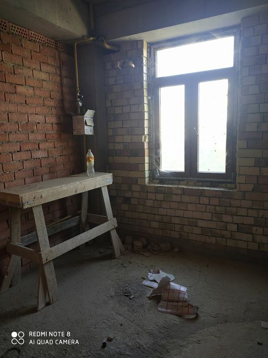 2 xonali Novastroyka kvartira sotiladi