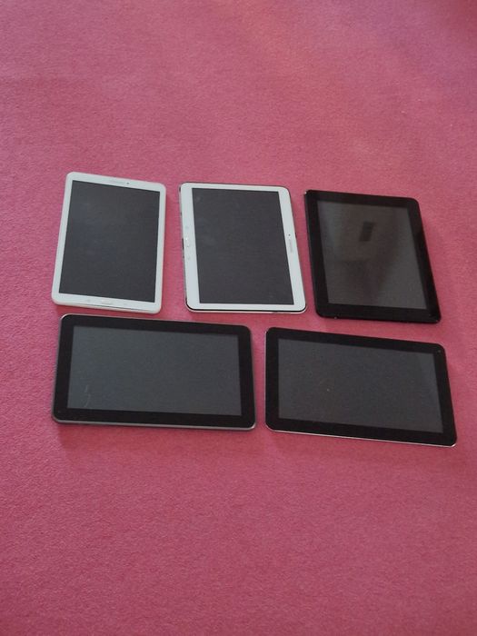 Tableta cu display impecabil- nu se aprinde