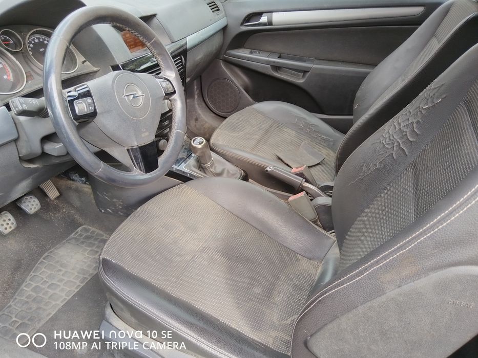 Opel Astra H GTC 1,7cdti  110ks На Части