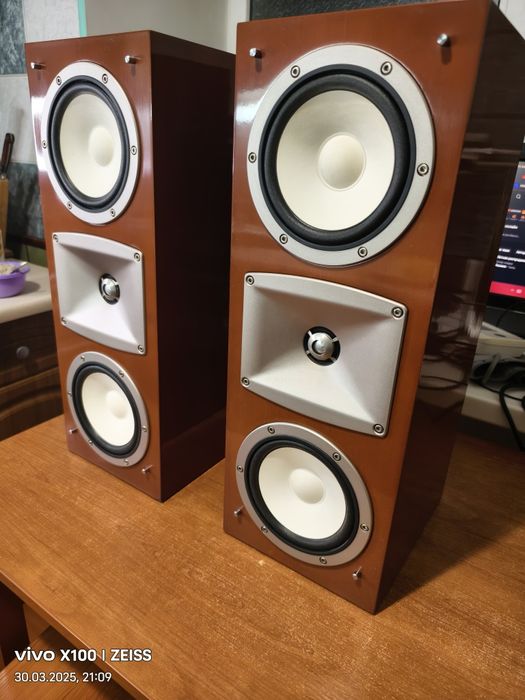 Акустика Yamaha NS 4 HX