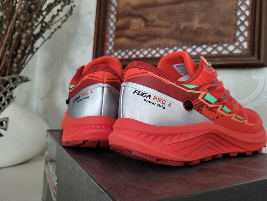 Продам  оригинальные кросовки Kailas.