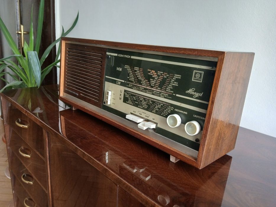 Radio cu lămpi Hornyphon W445A,ani 1965-66..