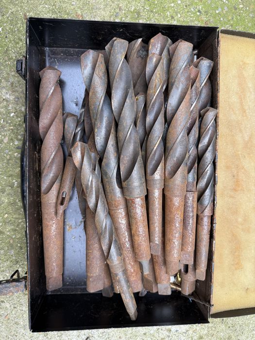 Trusa burghie metal