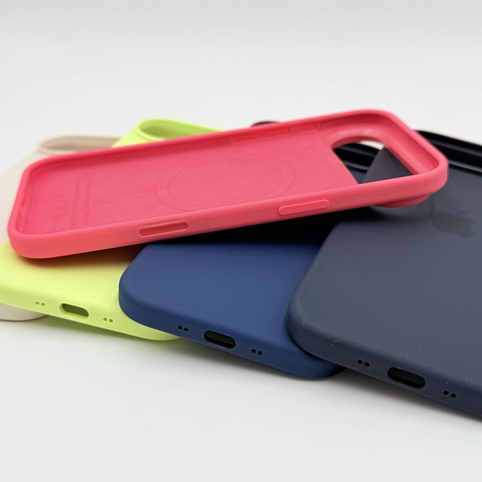 Apple Калъф от мек силикон с велур отвътре с AI бутон за iPhone 17 Air в различни цветове