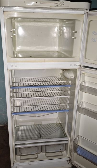 Холодильник Indesit
