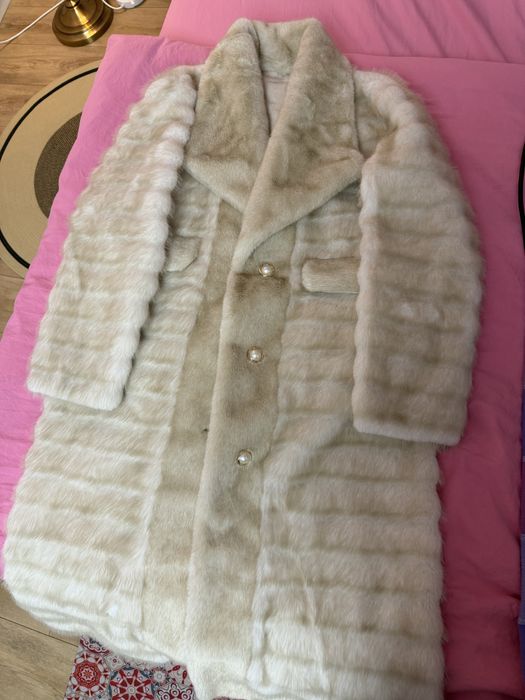 Женская шуба до колен