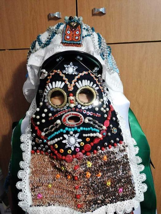 Кукерски маски, декорация механа, битов кът, етно