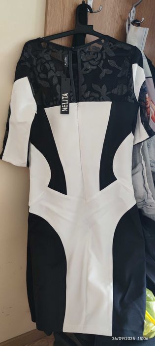 Рокля с дизайнерска кожена дантела