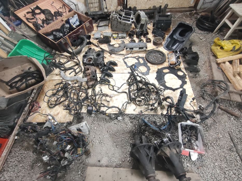 Продам запчасти от делики 4м40