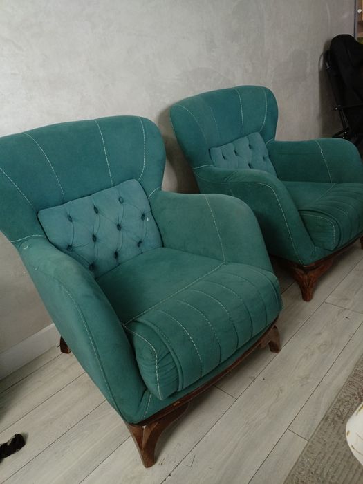 Продается диван и 2 кресла