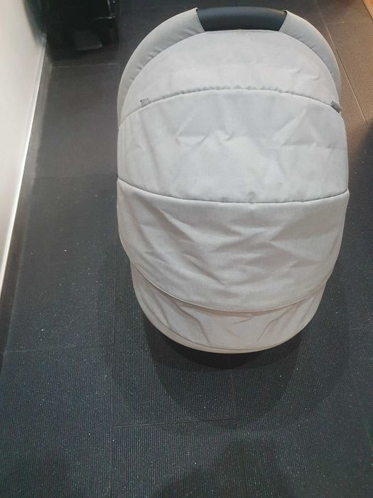 Кош за бебешка количка