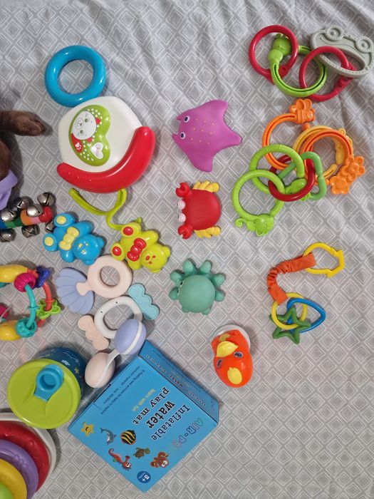 Лот играчки за дете до 1-1,5г
