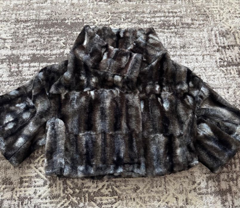 Blana de dama scurta , cu maneci scurte , din blana de vizon