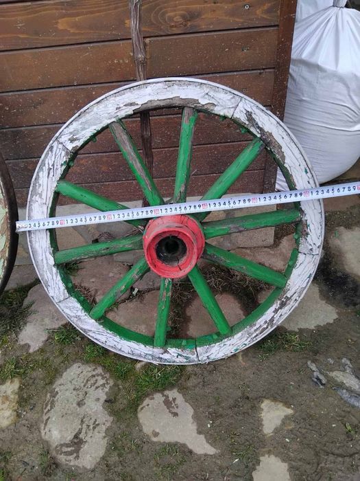 Дървени колела от каруца