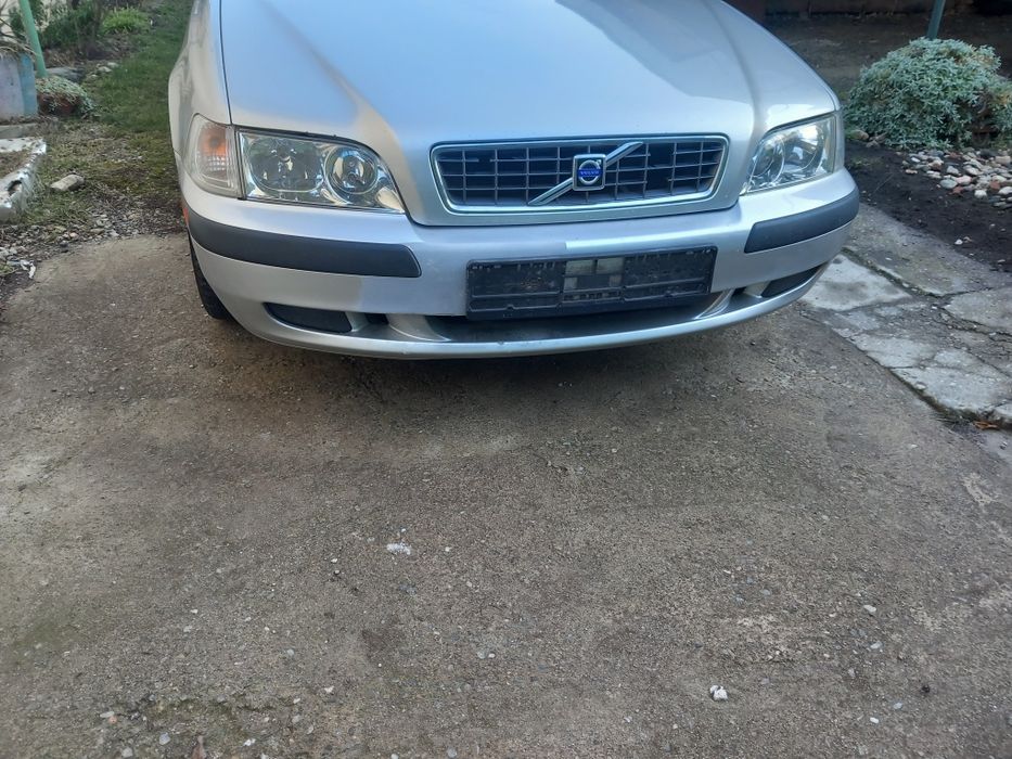 Vând piese din dezmembrări ptr auto volvo v40 2003