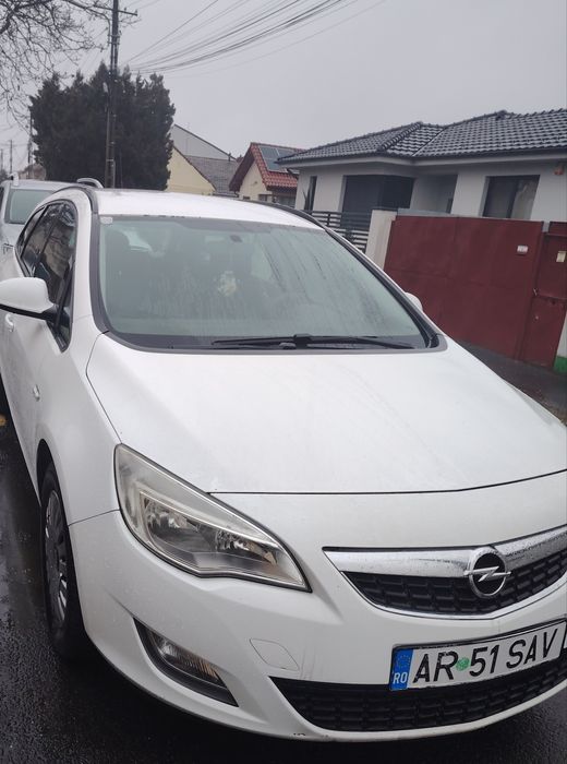 Vând Opel Astra j.