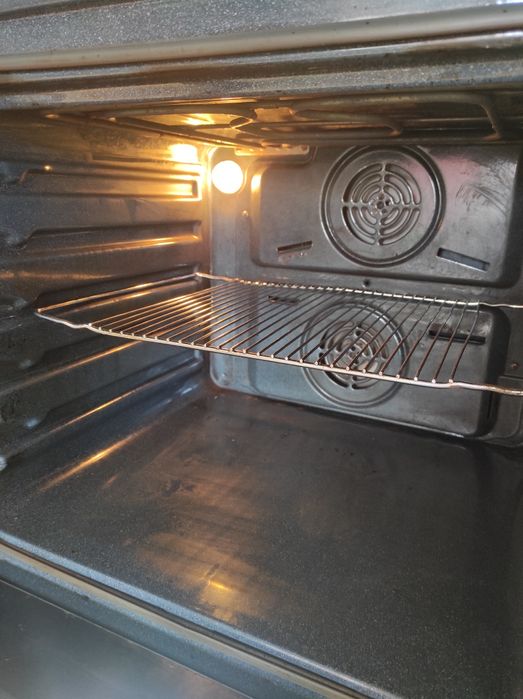 Фурна за вграждане Samsung, много запазена