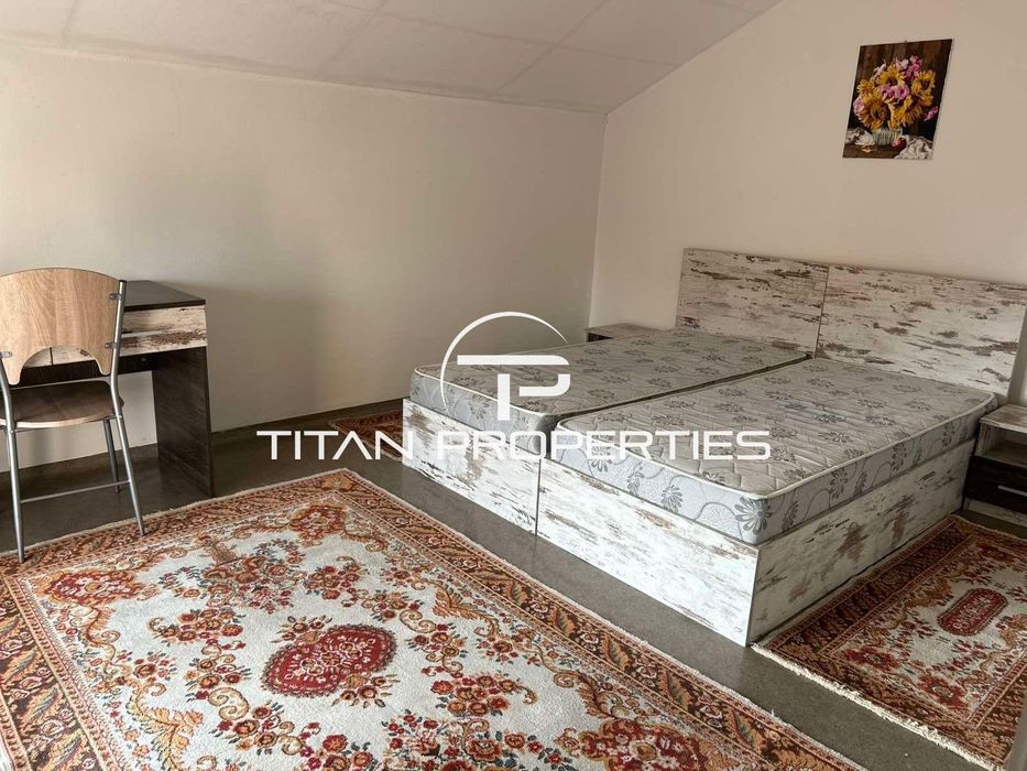 Двуетажна Къща, под наем, кв. Банево