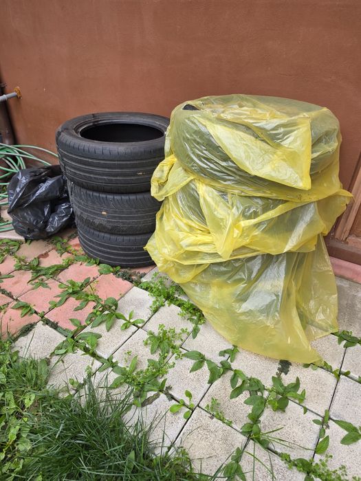 4 Anvelope de iarna cu jante si 3 anvelope de vara