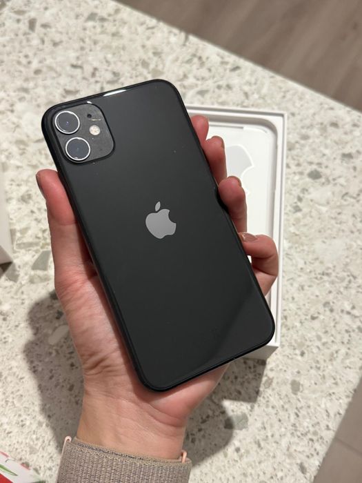 Vand Iphone 11, 64GB black