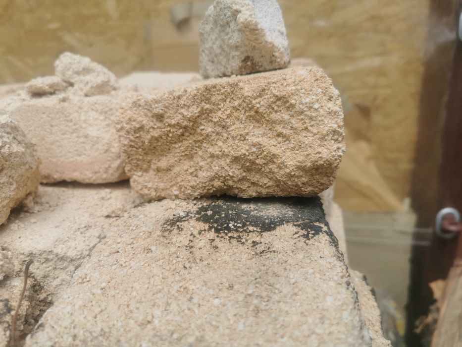 Тухли, лековесни за камини и пещи