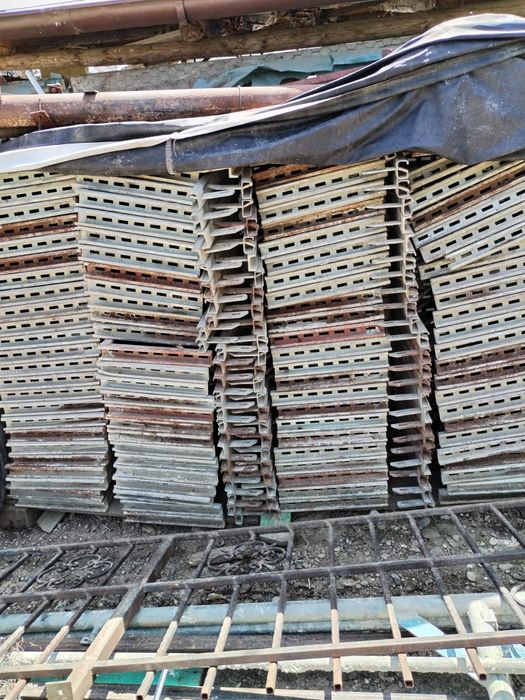 Se vând urmatoarele scule pentru construcții