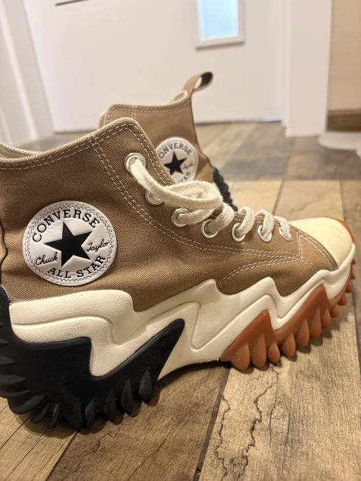 Converse run star motion