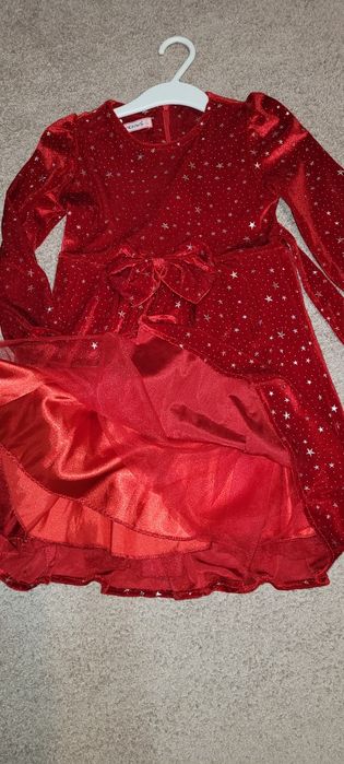 Rochie catifea, roșu intens, deosebită, 5/6 ani, Noua