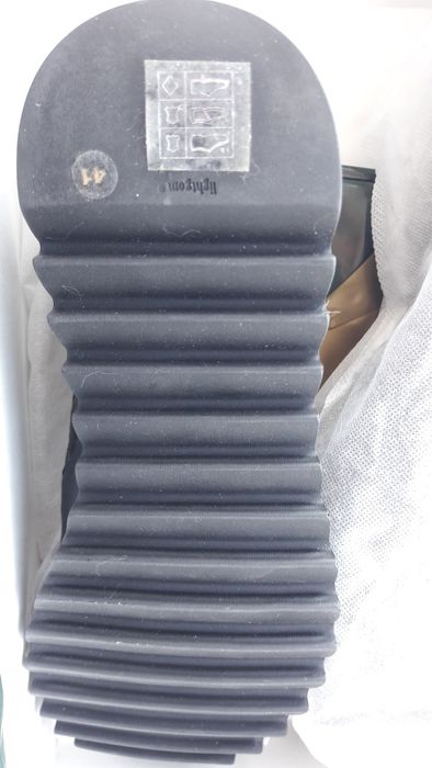 Предлагаем вам обувь.