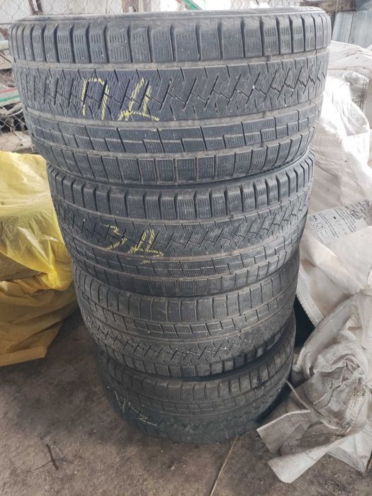 245 40 18 4бр. Зимни гуми