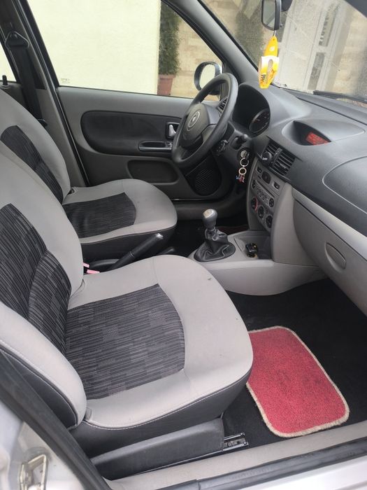 Vând Renault Symbol