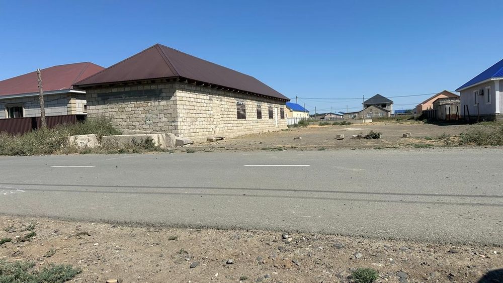 Земельный участок с времянкой