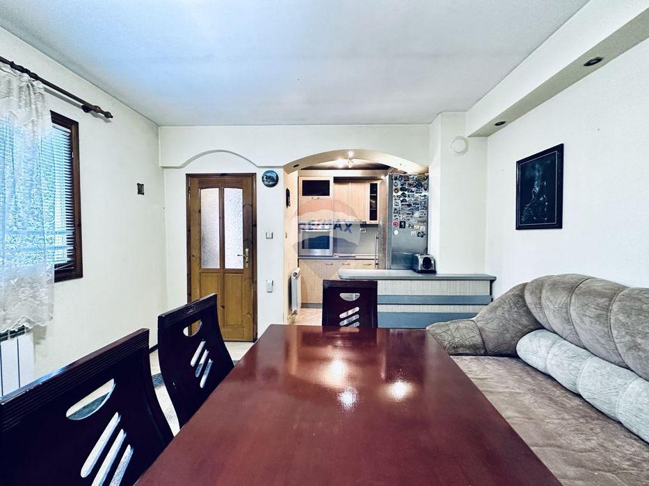 Продава се Къща в Добрич, Център - 150 кв.м за 600 €/кв.м - Снимка #8