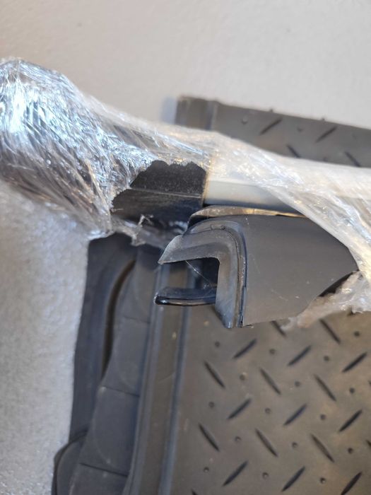 Напречни греди багажник Yakima Railbar S55Y за Audi A6 Allroad 2006