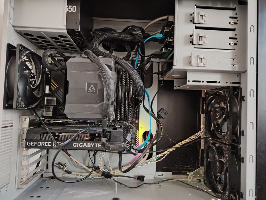 Computer cu  rtx 3060 12GB 192bit si 32GB memory, Ryzen 5 3600