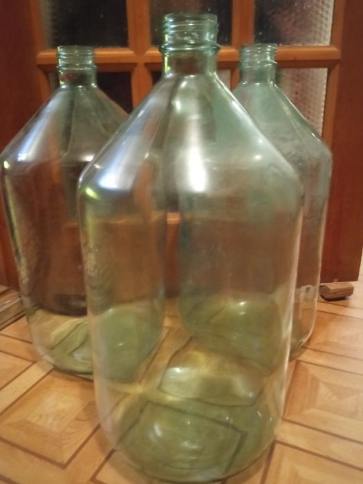 Продам стеклянные бутыли