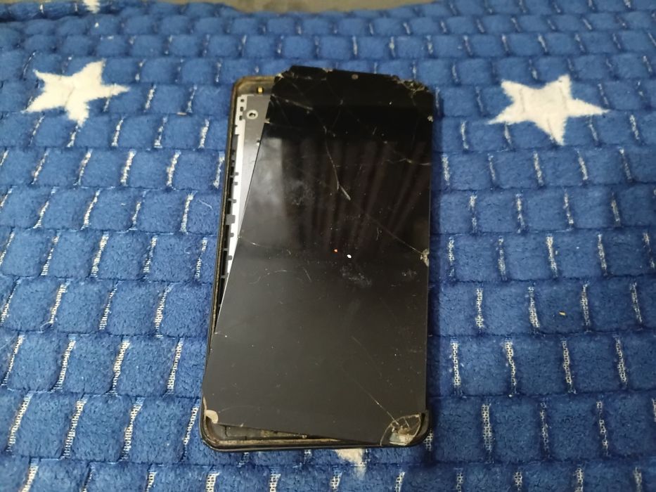 Сломаный телефон Samsung a12