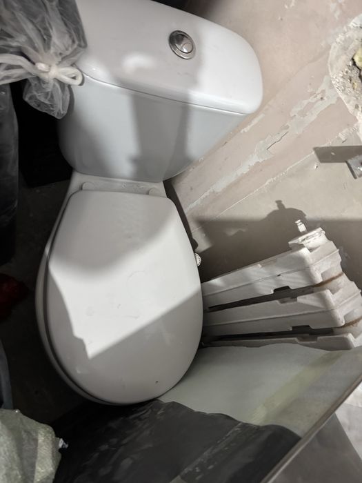 Унитаз фирма Cersanit.