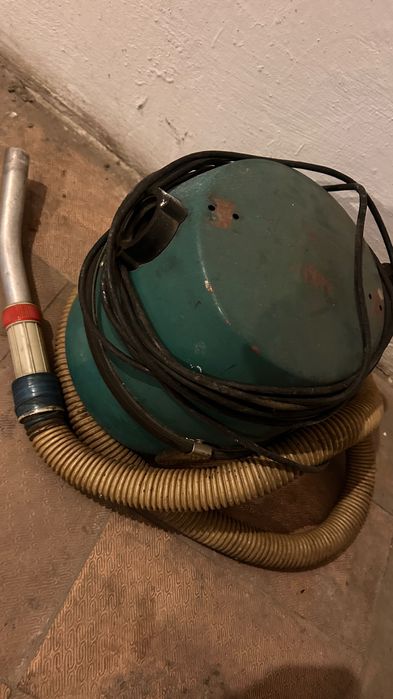 пылесос  СССР рабочий