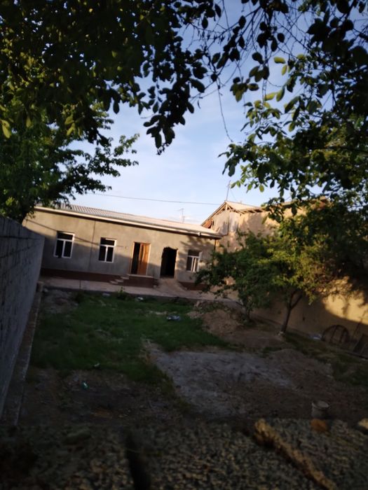 Срочна Ер сотилади янгийул тумани ленинизм махалада