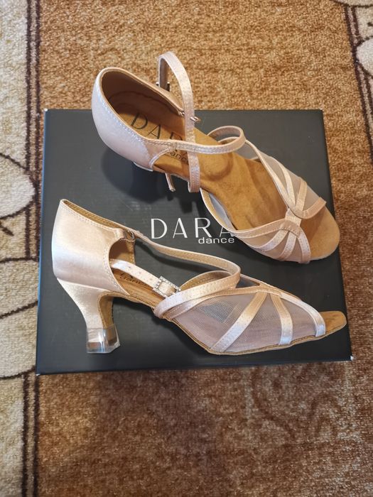 Професионални обувки за латино танци