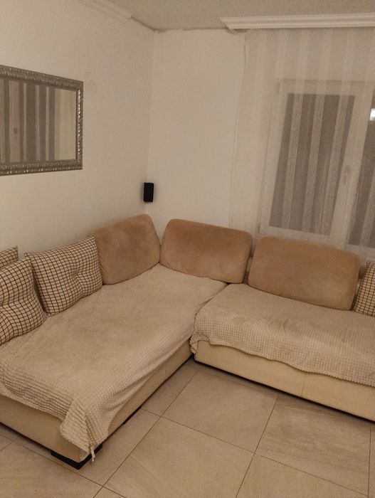 Диван със лежанка