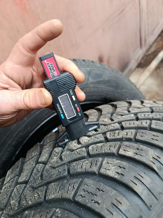 Гуми с метални джанти 215/65/17