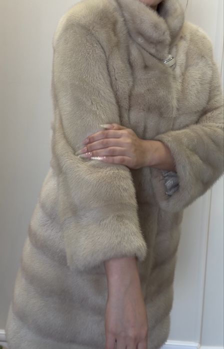 Продам норковую шубу