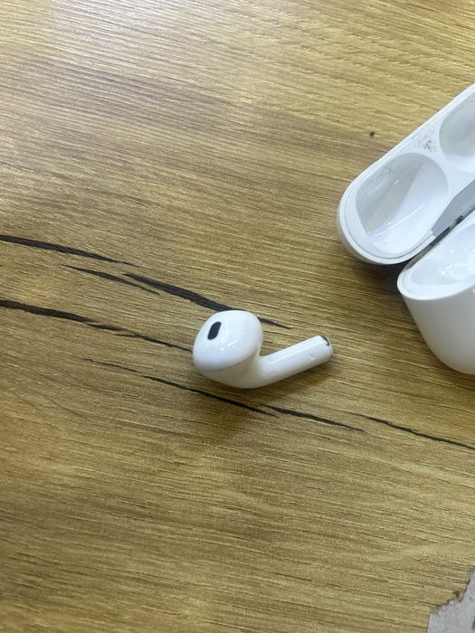 Airpods pro2 оригинал без правого уха