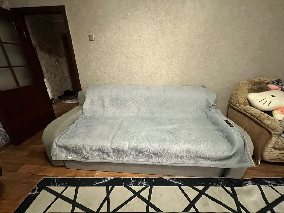 Продам диван, кровать, камоды