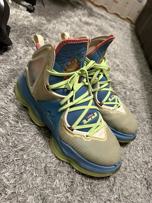 Vand Nike LeBron 19