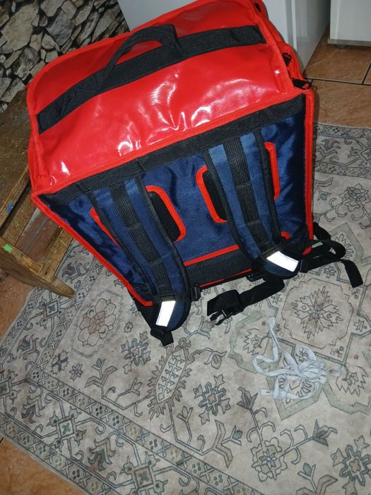 Vand geanta de tazz noua