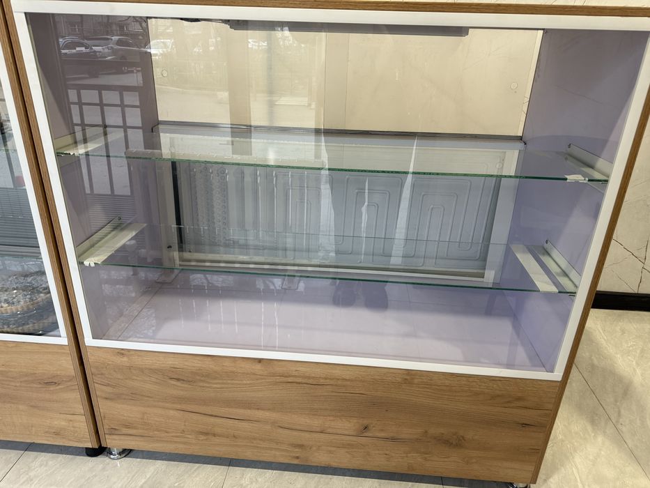 Продам холодильные витрины с подсветкой